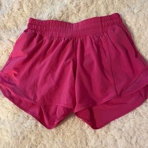 Lulu lemon size 4, 4 inch hottie hot shorts